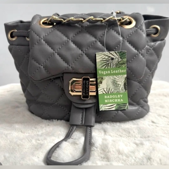 Badgley Mischka | Bags | Badgley Mischka Bnwt Gray Quilted  display picture 2